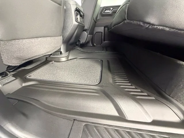 New 2026 Sterling Metallic GMC AT4 image 34