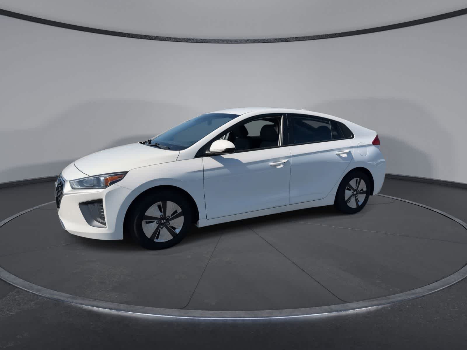 Used 2021 Ceramic White Hyundai Blue image 4