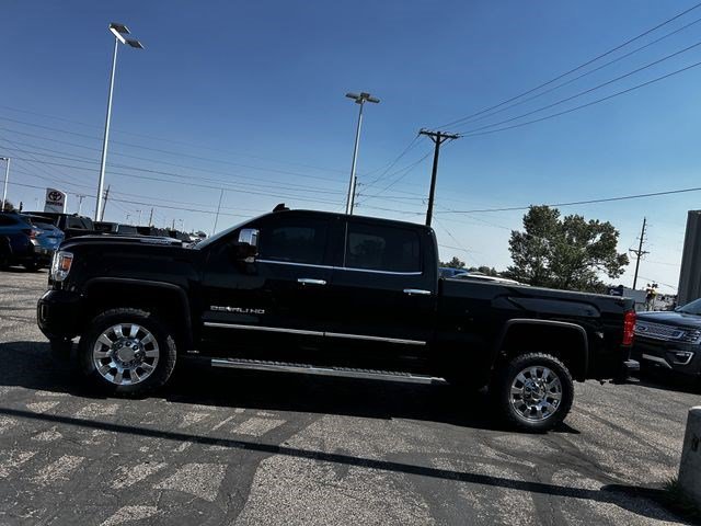 Used 2018 Onyx Black GMC Denali image 2