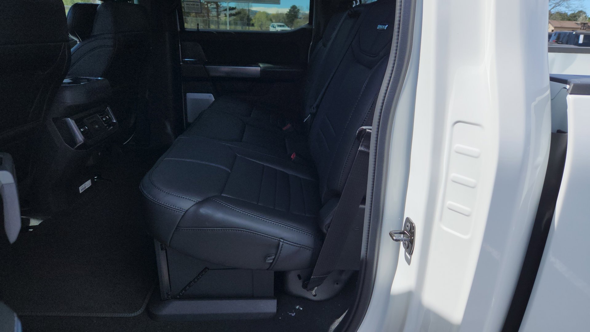 New 2026 Star White Metallic Tri-Coat Ford Platinum image 26