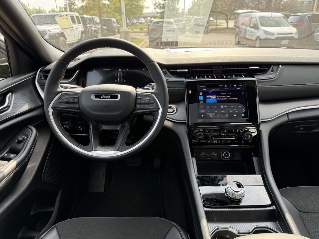 2025 Jeep Grand Cherokee Altitude - Photo 18