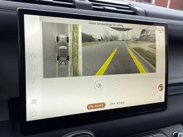 Used 2022 Gray Land Rover X-Dynamic SE image 36