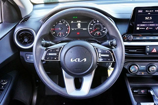 Used 2023 Black Kia LXS image 17