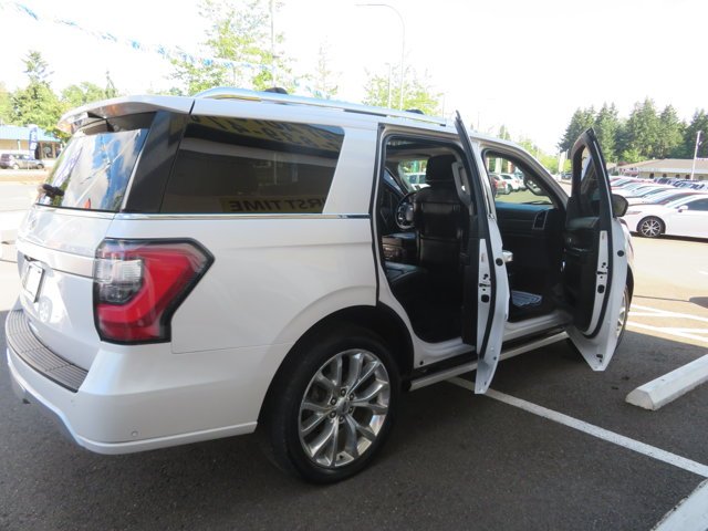 Used 2019 White Platinum Metallic Tri-Coat Ford Platinum image 9