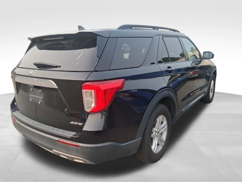 Used 2022 Black Ford XLT image 4