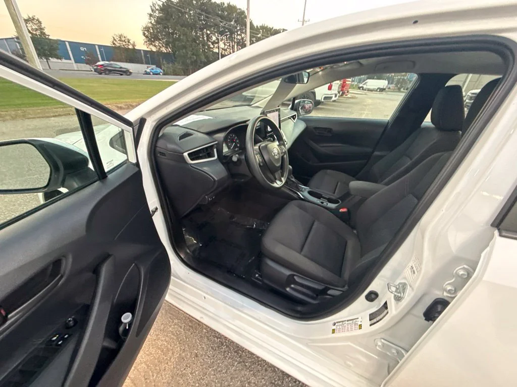 Used 2025 White Toyota LE image 11