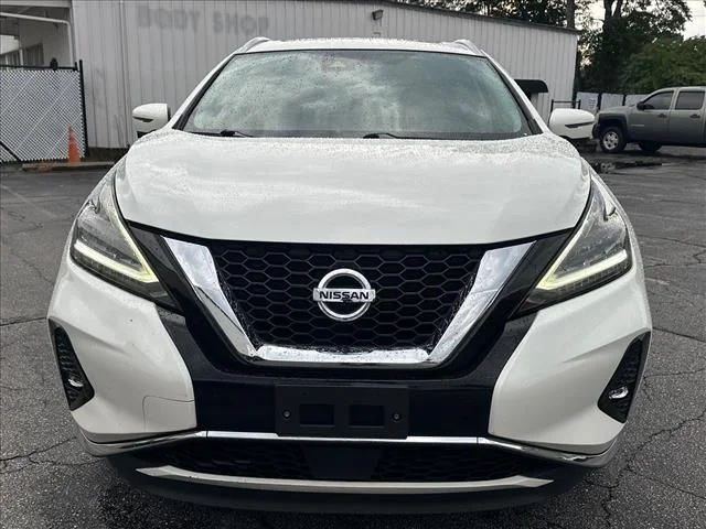 Used 2020 White Nissan Platinum image 4