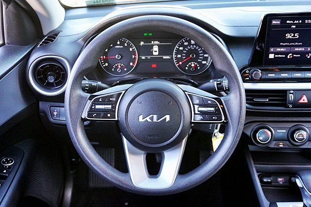 Used 2023 Black Kia LXS image 17