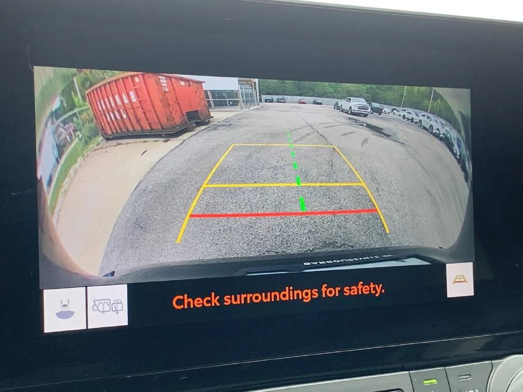 Used 2025  Toyota XLE image 23