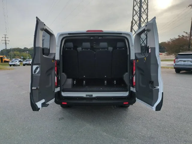 Used 2021 White Ford XL image 29