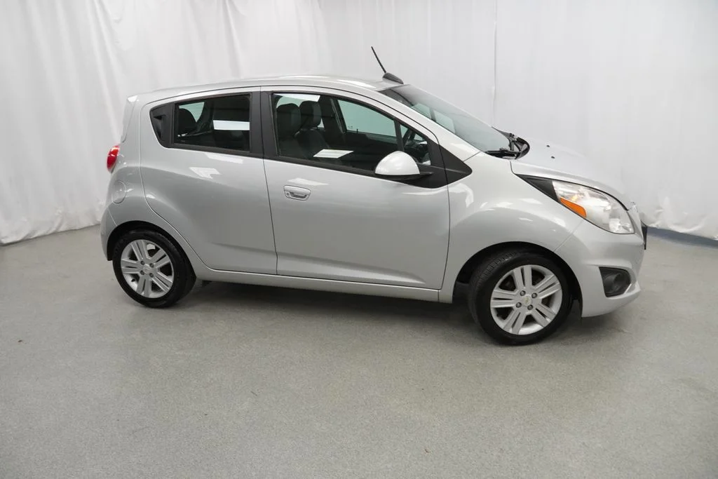 Used 2015 Silver Chevrolet 1LT image 9