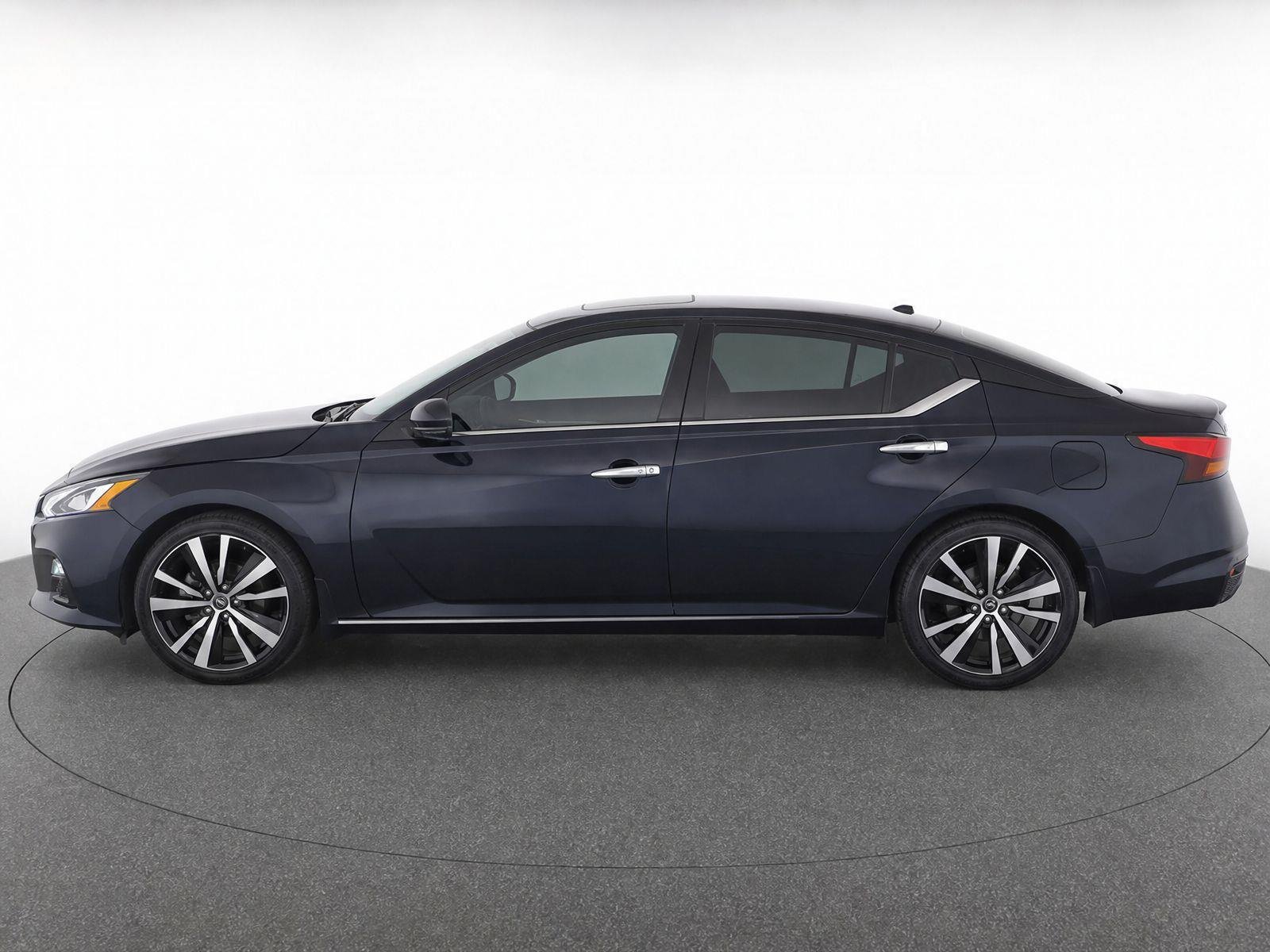 Used 2019 Storm Blue Metallic Nissan 2.5 Platinum image 14