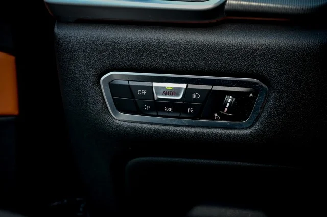 Used 2022 Black Sapphire Metallic BMW xDrive40i, M-Sport Pckge, Extra Clean, Loaded!!!! image 40