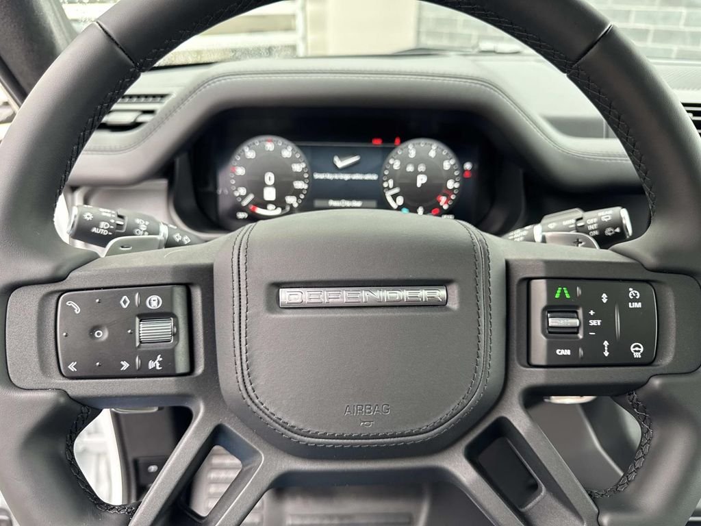 2026 Land Rover Defender V8 - Photo 26