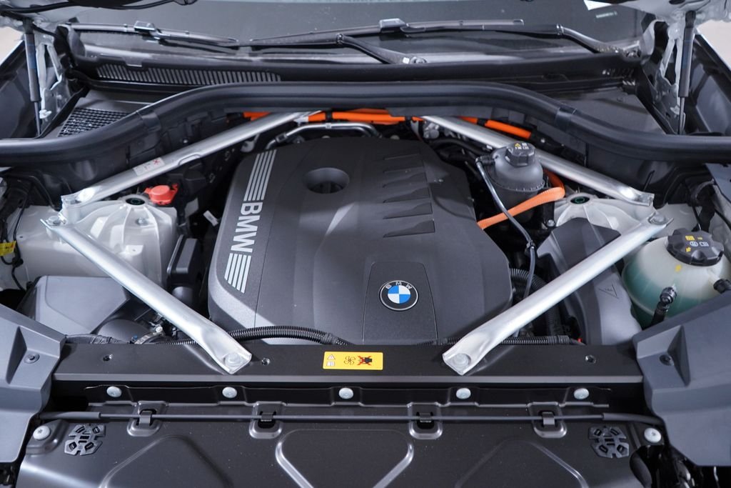 New 2026 Alpine White BMW xDrive50e image 19