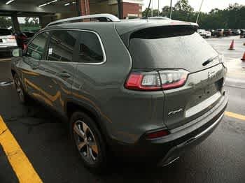 Used 2021 Sting-Gray Clearcoat Jeep Limited image 4