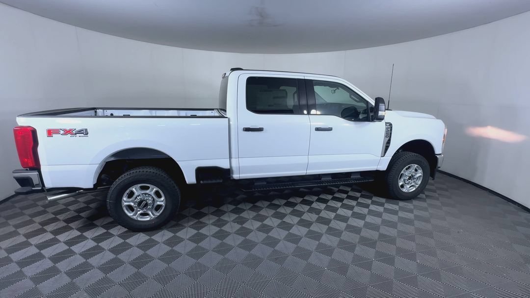 New 2026 Oxford White Ford XLT image 9