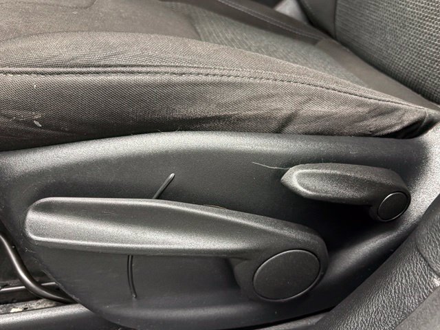 Used 2019 Black Jeep Latitude image 16