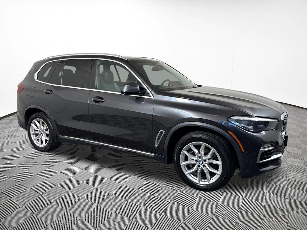 Used 2019 Gray BMW xDrive40i image 5