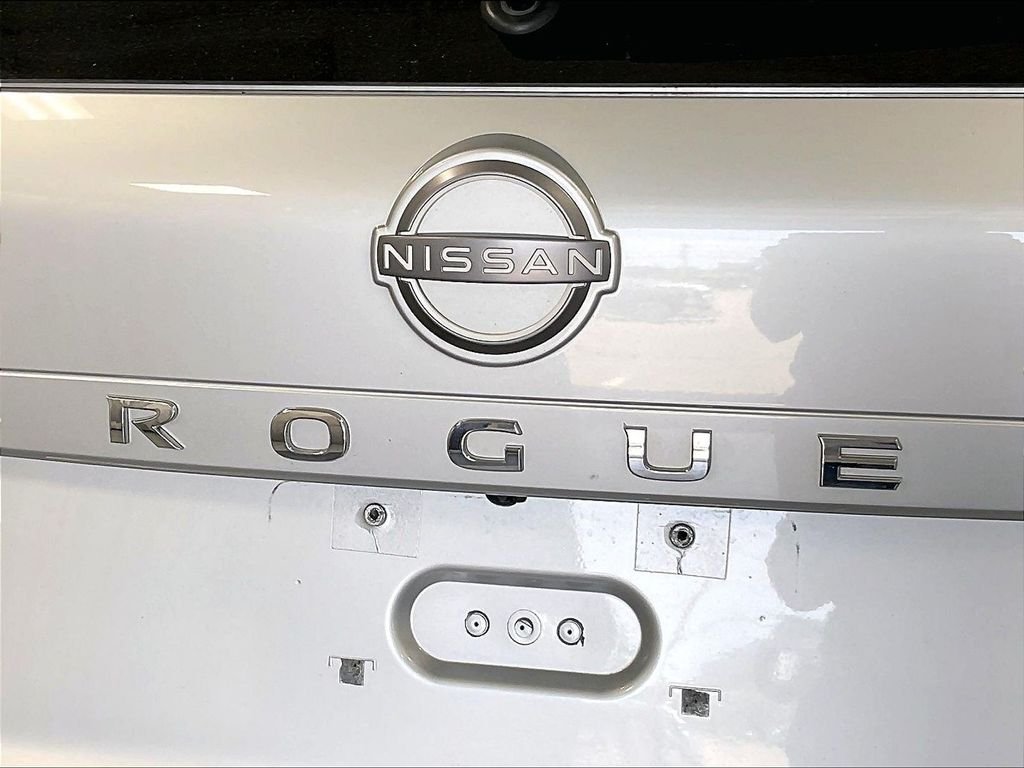 Certified Used 2023 Silver Nissan SL image 28