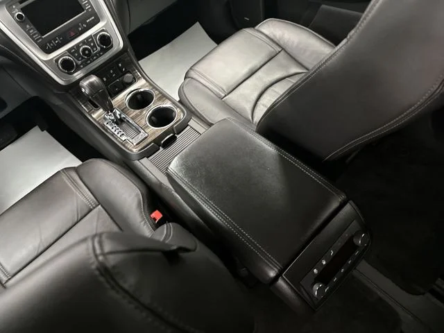 Used 2017 White GMC Limited image 25