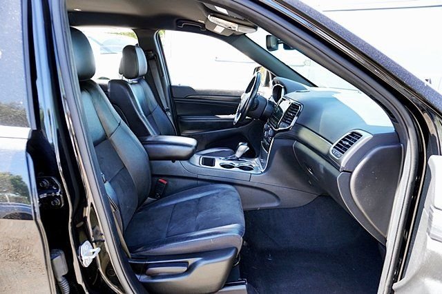 Certified Used 2022 Black Jeep Laredo X image 10