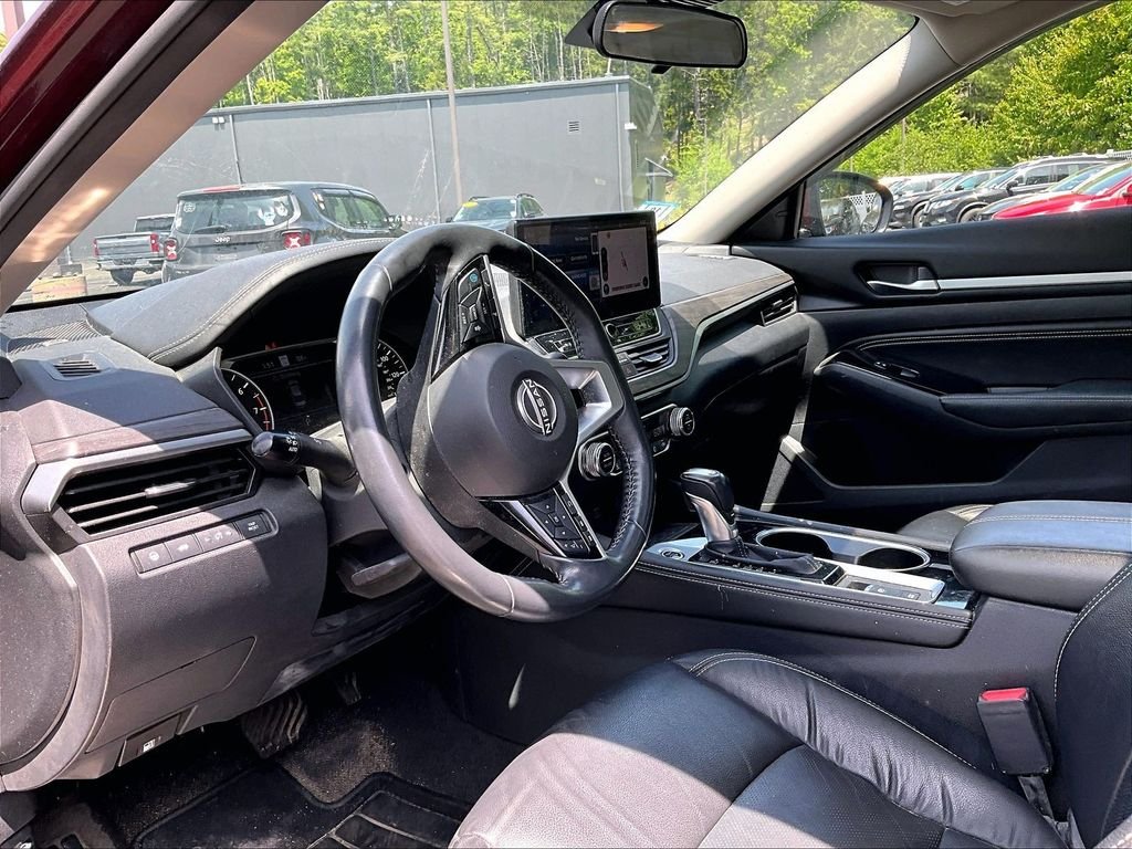 Used 2023 Red Nissan 2.5 SL image 7