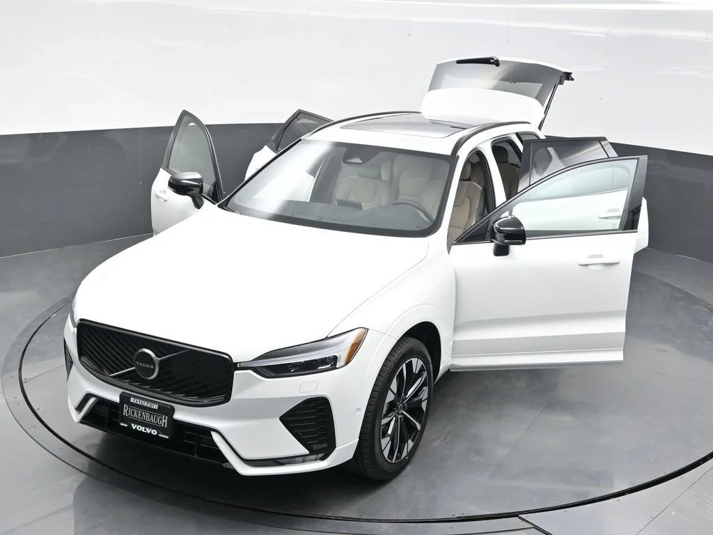 Used 2026 Crystal White Volvo Plus image 40