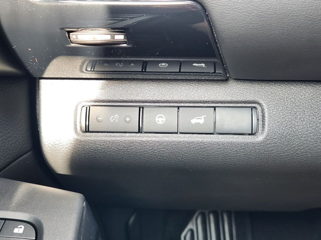 2026 Nissan Pathfinder SV - Photo 22