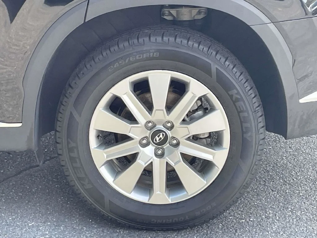 Certified Used 2025 Black Hyundai SEL image 12