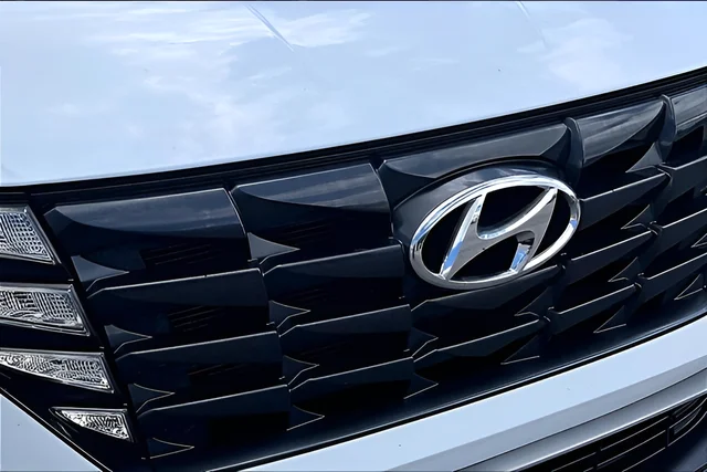 Used 2022 Gray Hyundai SEL image 34