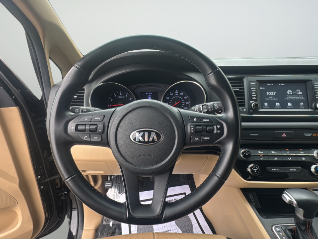 Used 2020 Black Kia EX image 31
