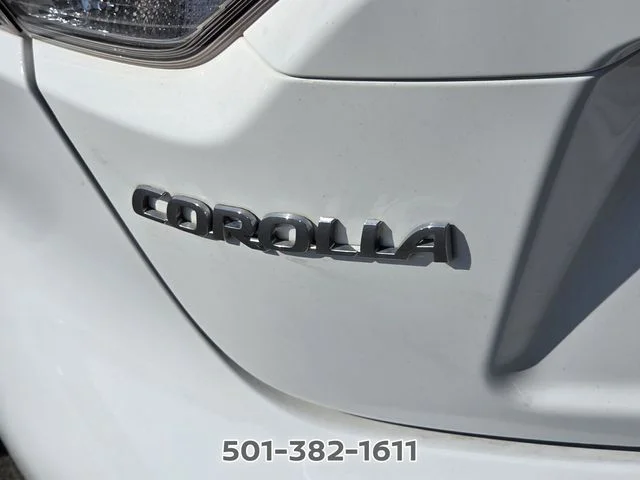 Used 2021 White Toyota LE image 10