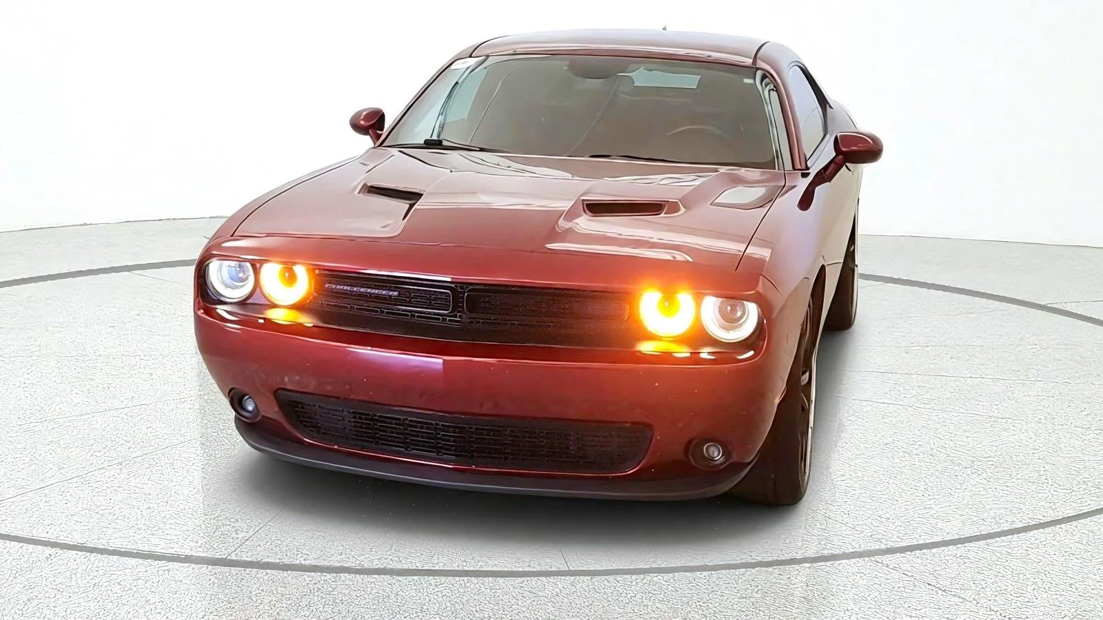 Used 2017 Octane Red Pearlcoat Dodge SXT Plus image 3