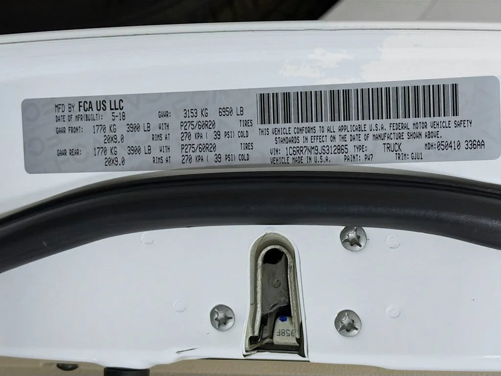 Used 2018  Ram Laramie image 30