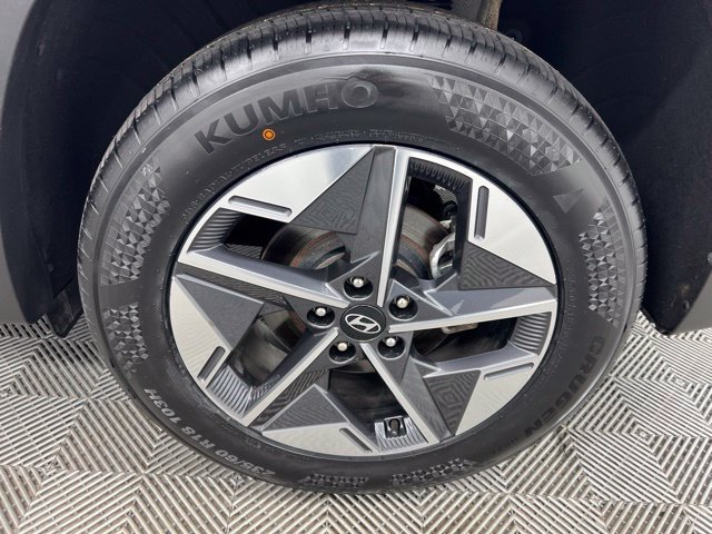 Used 2025 White Pearl Hyundai SEL image 9