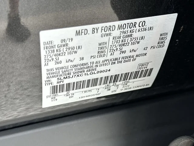 Used 2020 Gray Lincoln Reserve image 36