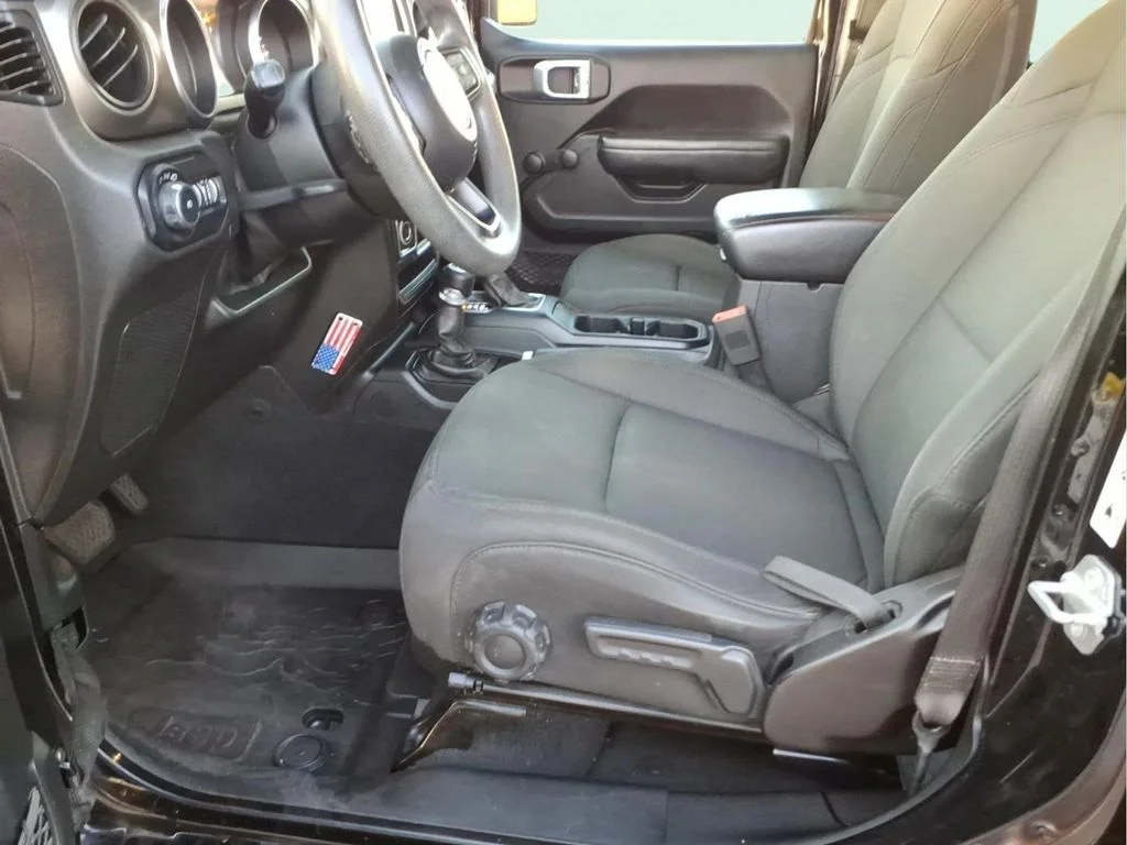 Used 2019 Black Jeep Unlimited Sport image 16