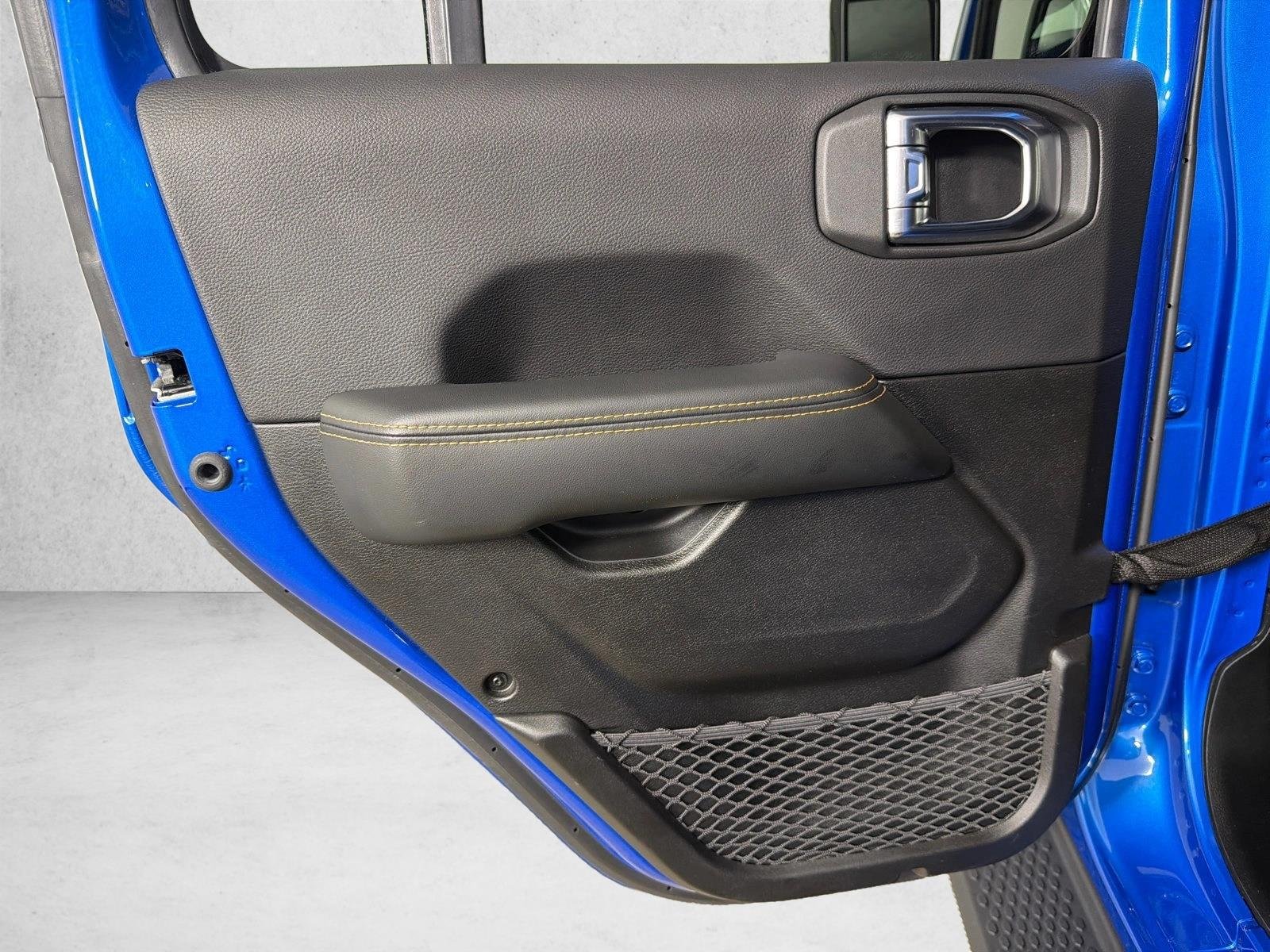 Used 2025 Hydro Blue Pearlcoat Jeep Sahara image 22