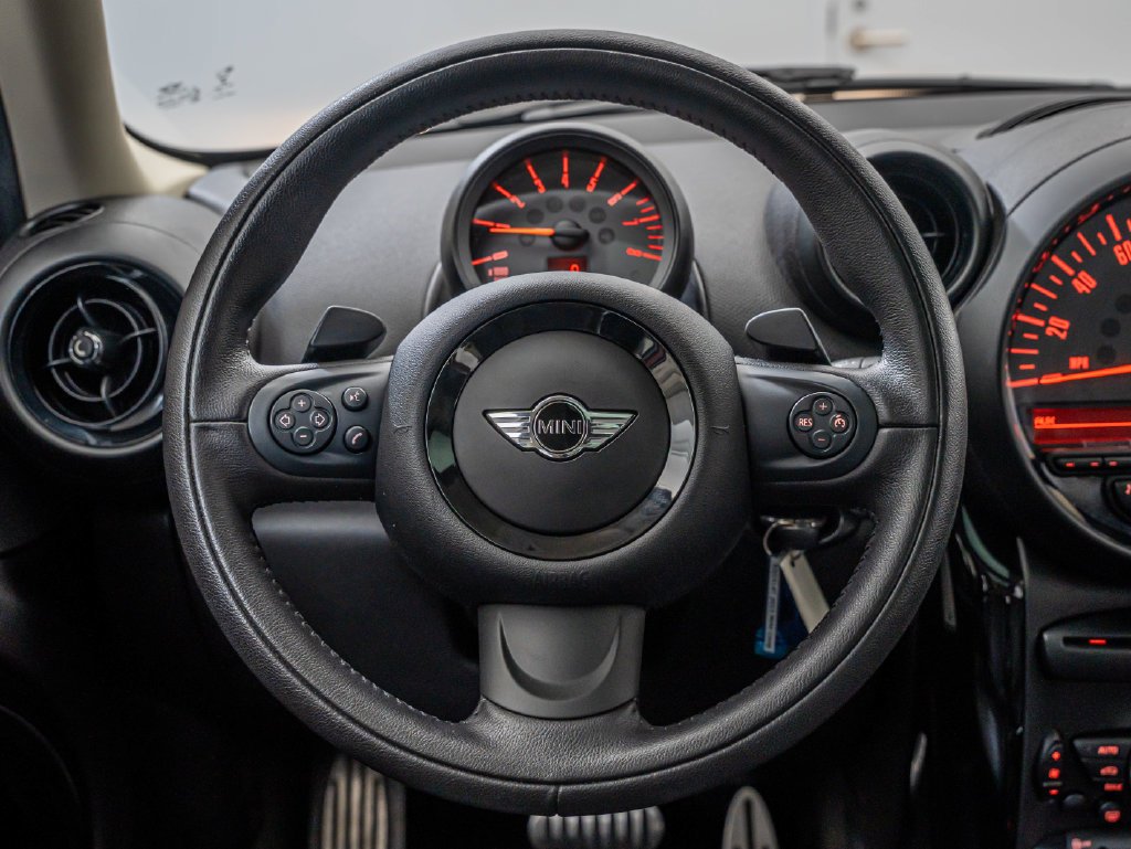 Used 2015 Blazing Red MINI  image 40