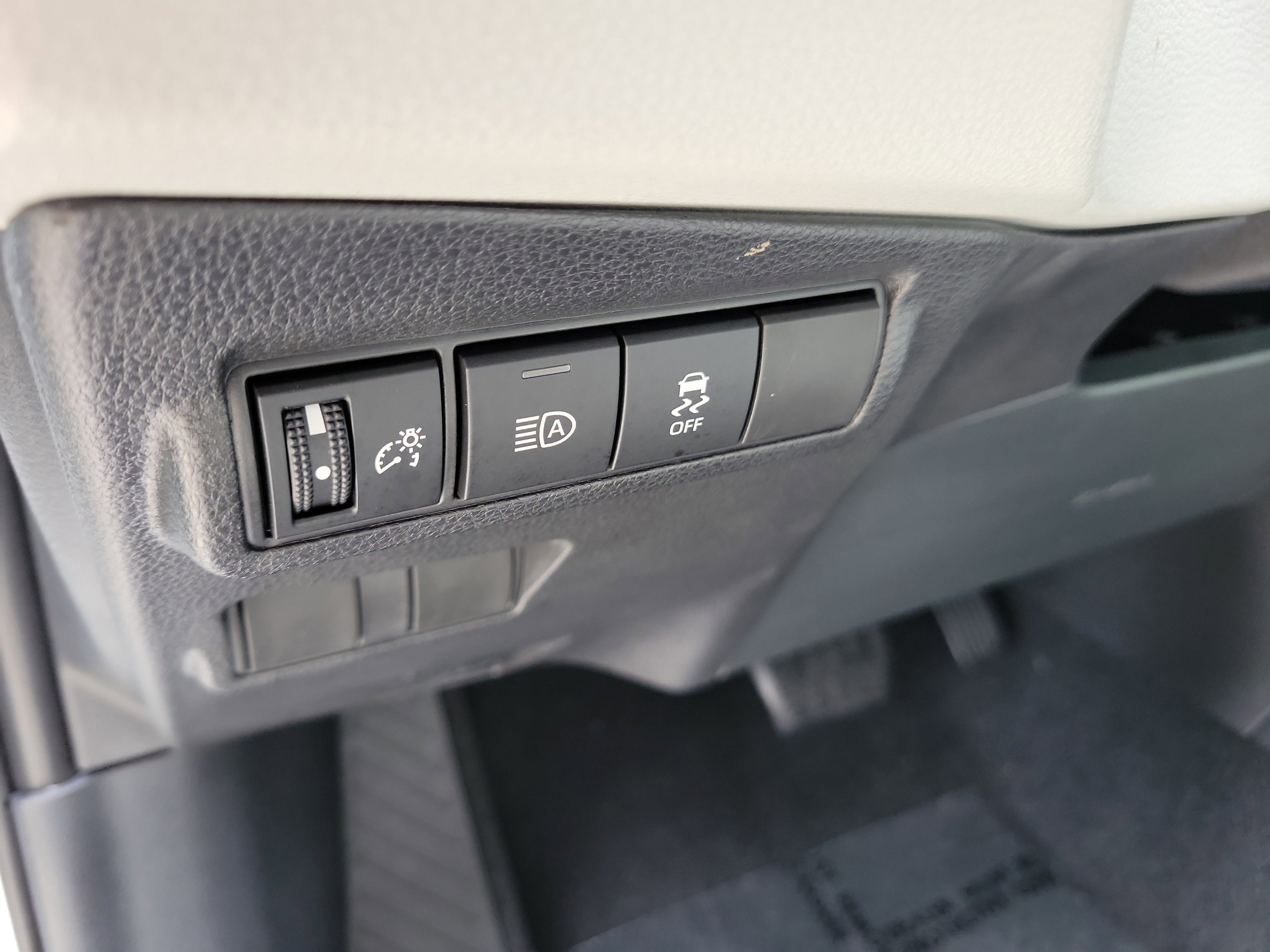 Used 2026 Pearl Toyota L image 25