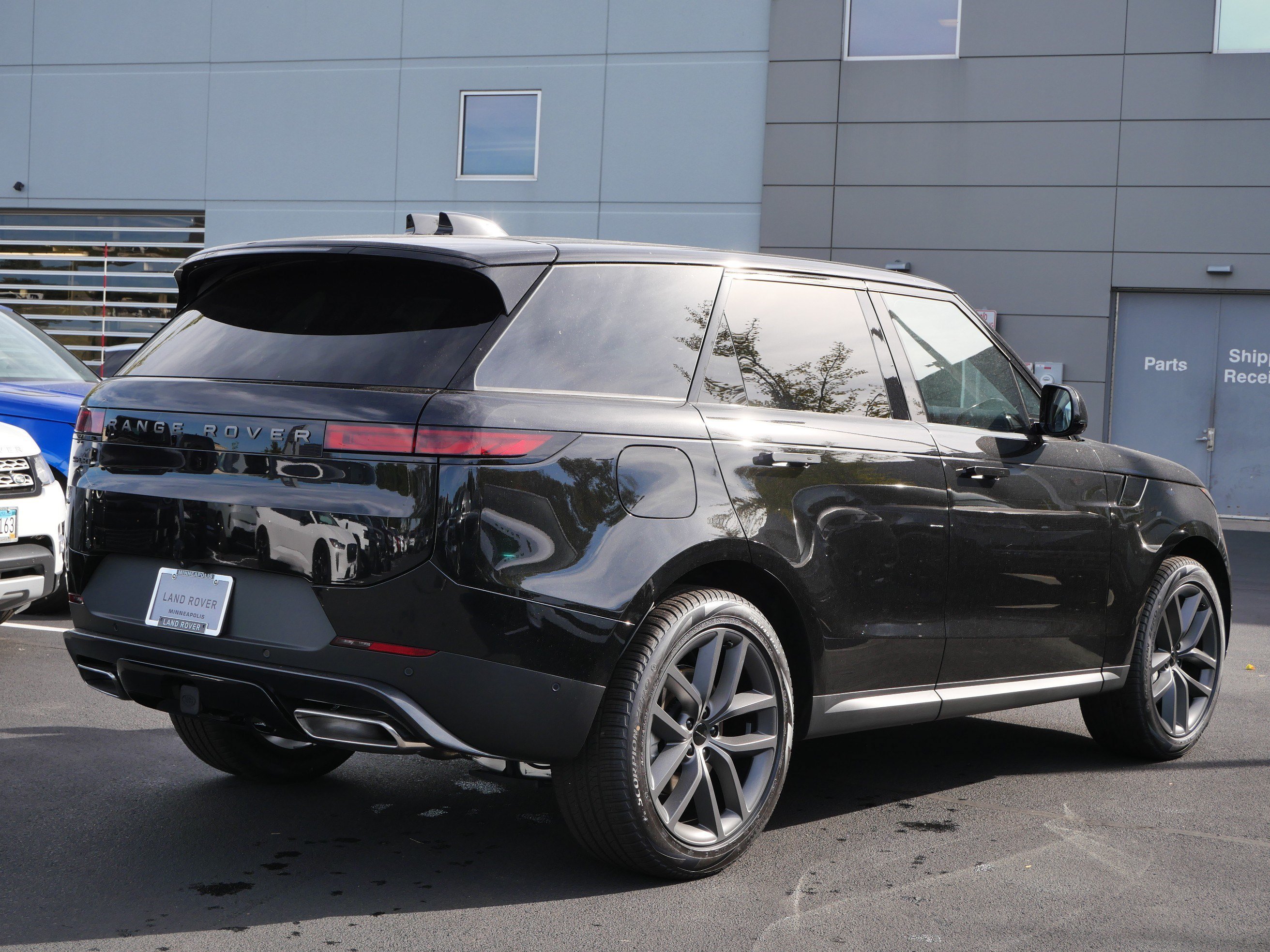 New 2027 Santorini Black LAND ROVER SE image 12