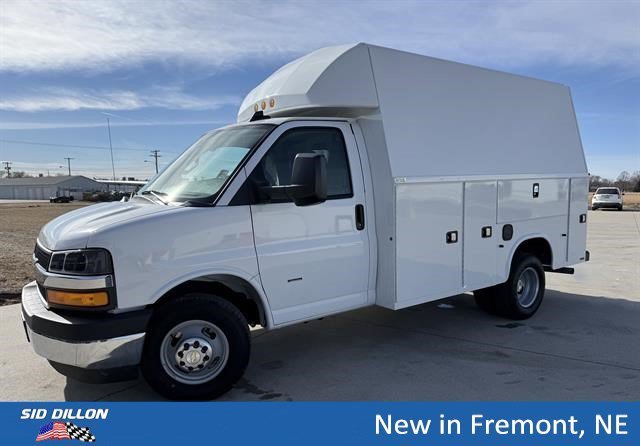 2025 Chevrolet Express Cutaway