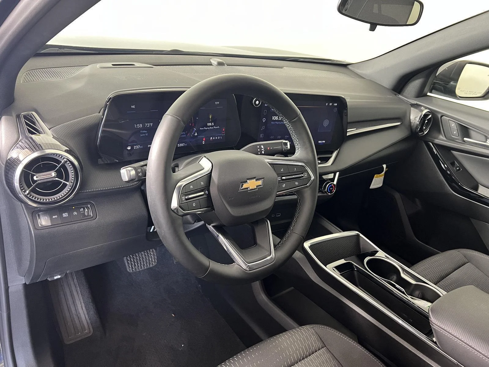 Used 2025 Mosaic Black Metallic Chevrolet AWD LT image 3