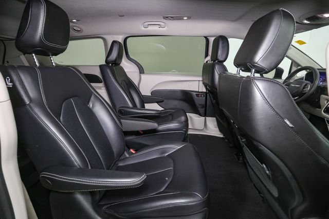 Used 2023 Black Chrysler Touring L image 19