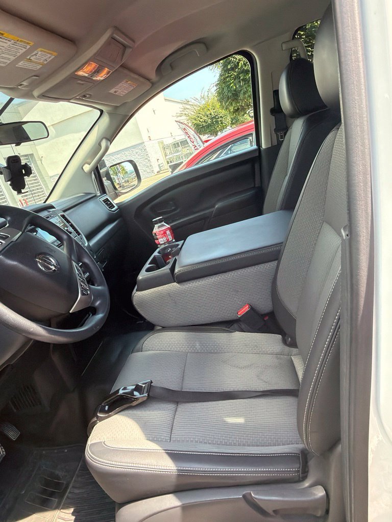 Used 2018 White Nissan S image 5