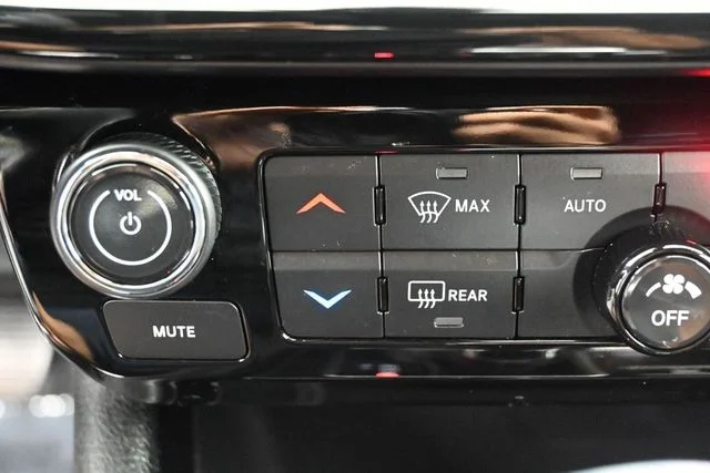Used 2025 White Jeep Trailhawk image 23