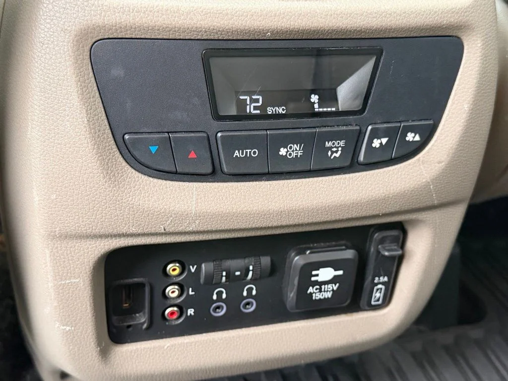 Used 2016 Green Honda Touring image 21