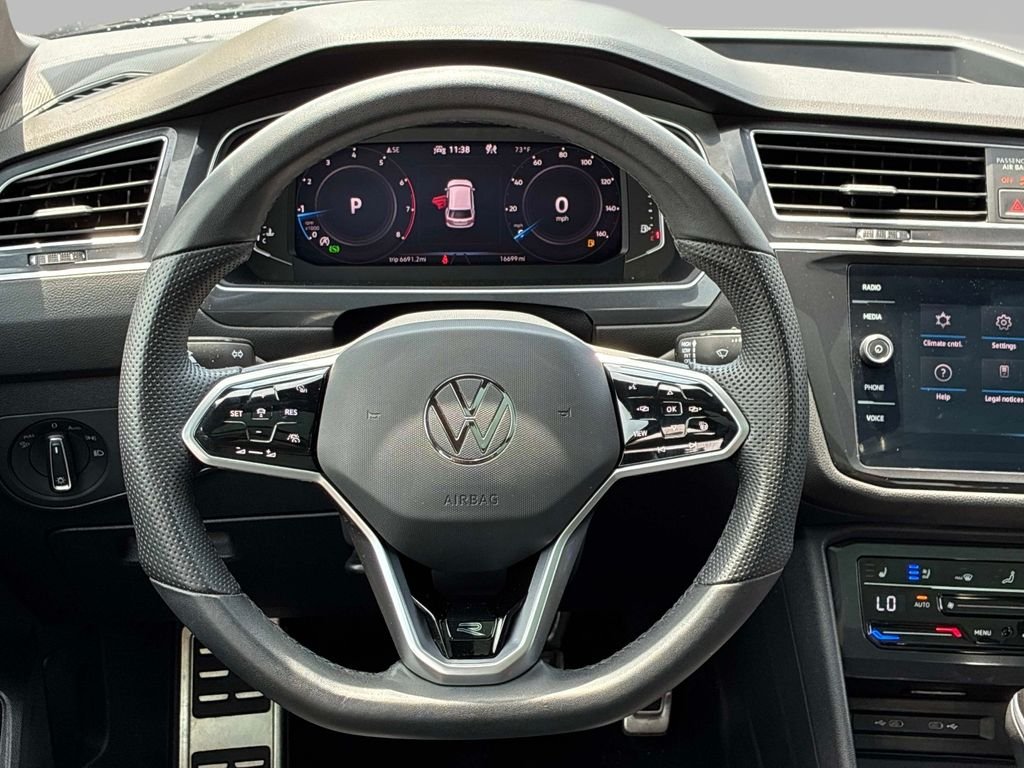 Used 2024  Volkswagen 2.0T SEL R-Line image 19