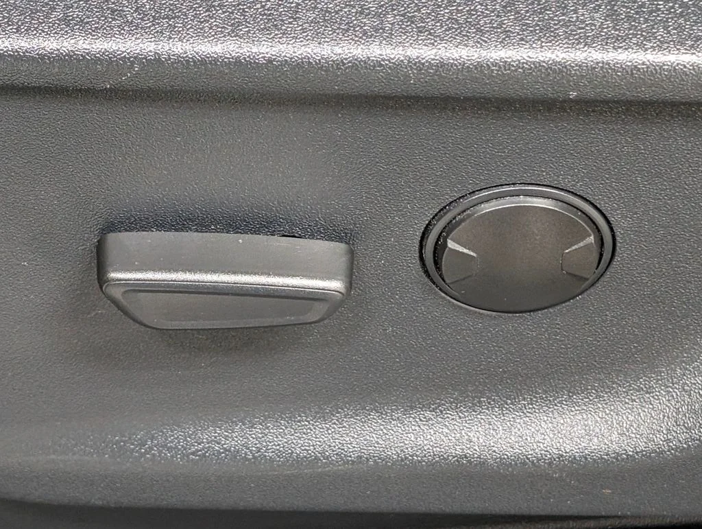 Certified Used 2024 Iconic Silver Metallic Ford XLT image 15